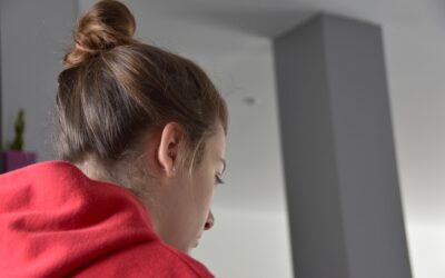 Many students think credibility in French comes from big things: certificates, fancy institutes, or claiming B2/C1 on LinkedIn.